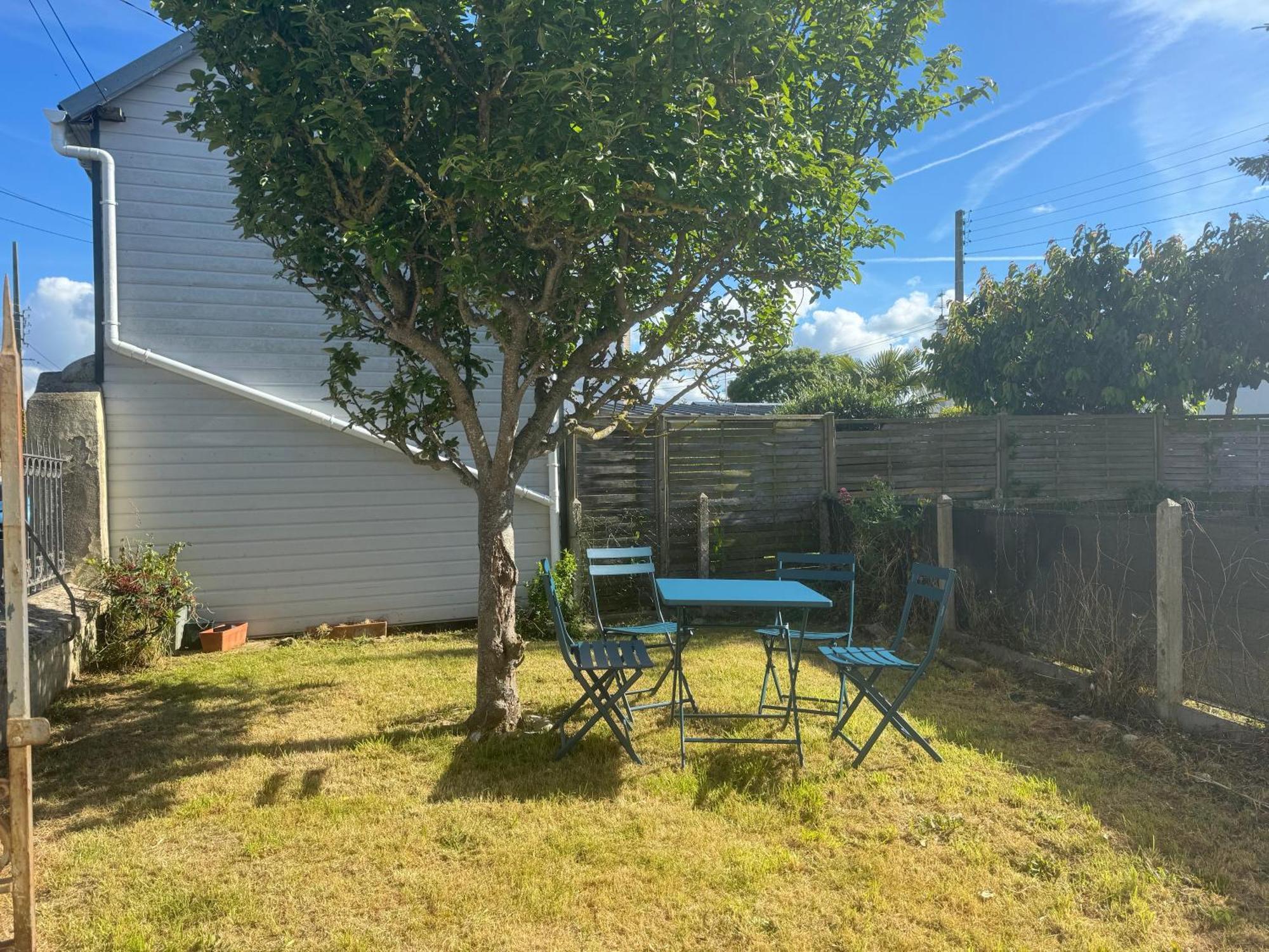 35 M2 1er Etage 200 M De La Avec Jardin *